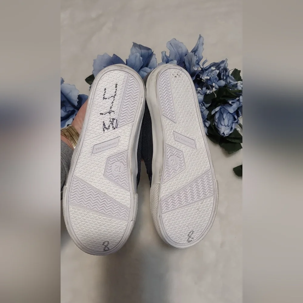 Cat yack shoes for girls size 12